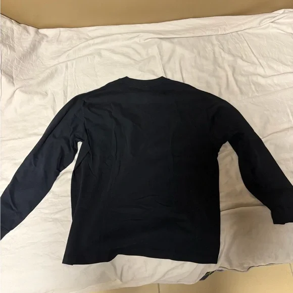 Uniqlo Men's Dark Long Sleeve Tee - Picture 5 of 5